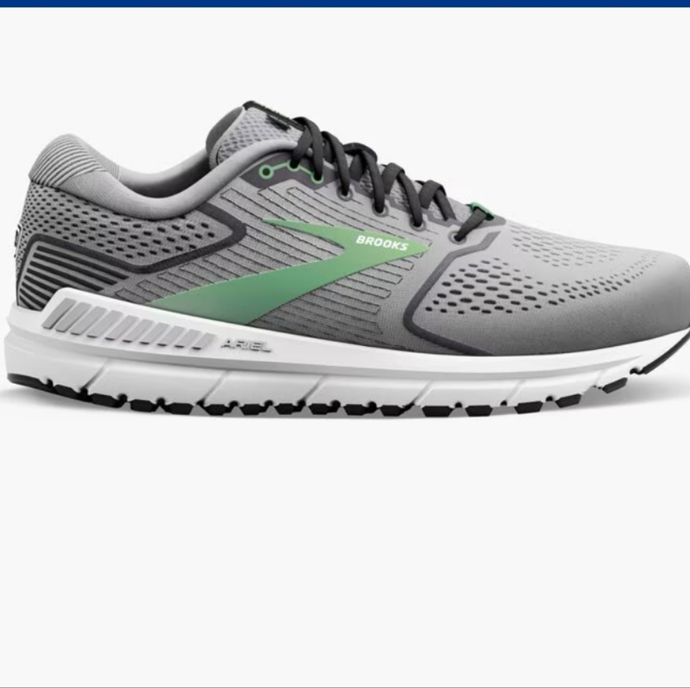 Brooks Ariel 20 Running Sneakers Shoes.  Size 12